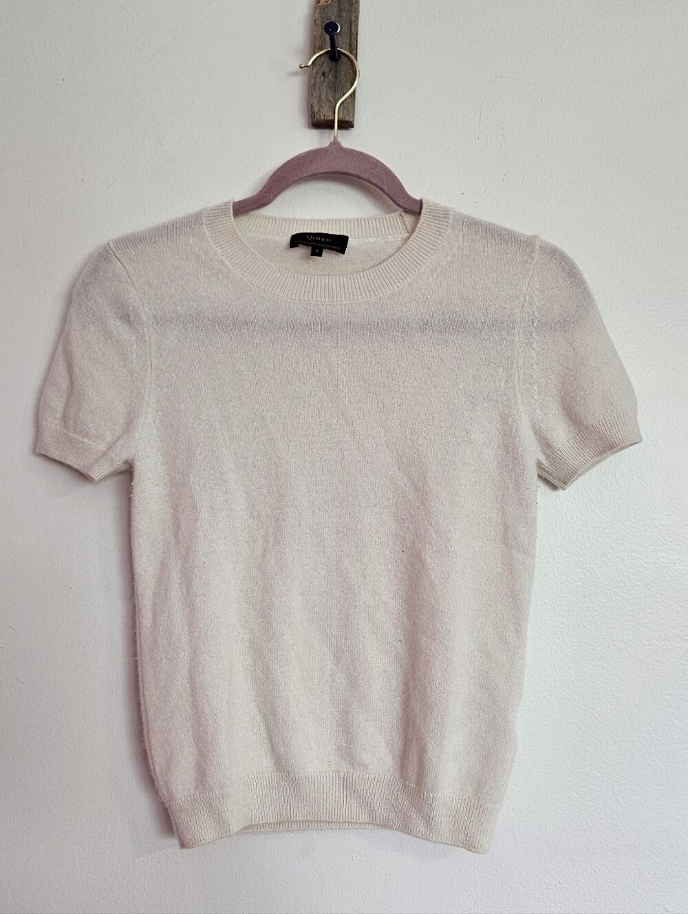 Quince Mongolian Cashmere Soft Short-Sleeve Crewneck Sweater in Ivory